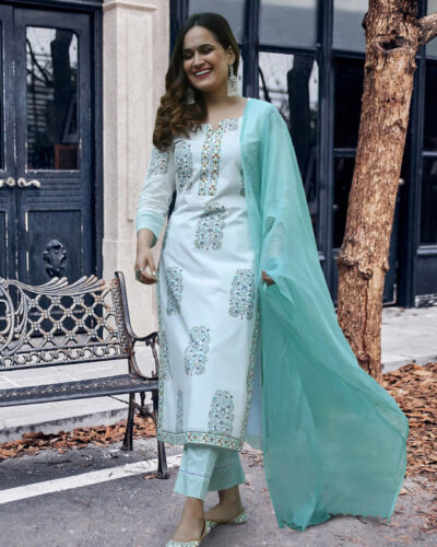Women Cotton Blend Kurta Pant Dupatta Set