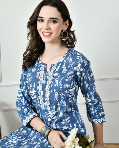 Women Floral Print Pure Cotton Straight Kurta (Blue)