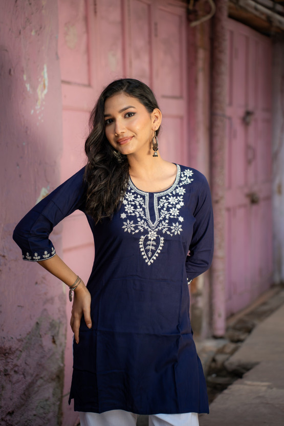 Women Embroidered Viscose Rayon Straight Kurta (Dark Blue)