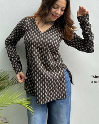 Women Printed Cotton Blend Straight Kurta (Black)
