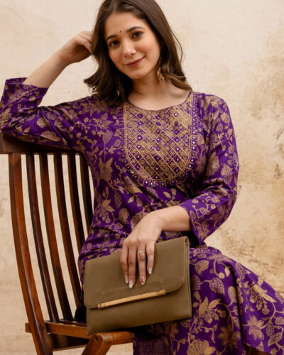 Women Printed Viscose Rayon Straight Kurta (Purple)