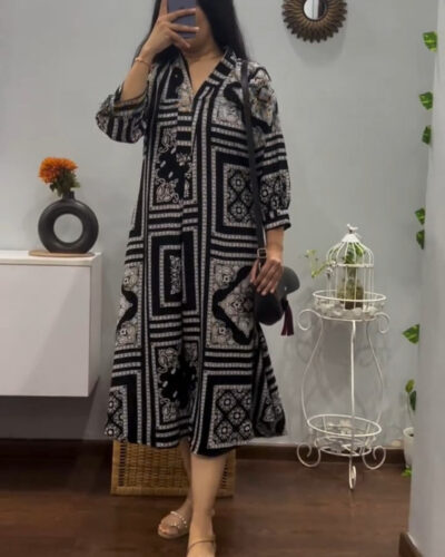 Women Printed Viscose Rayon Straight Kurta (Black)