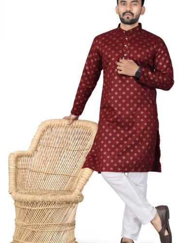 Men Printed Cotton Blend Straight Kurta (Maroon)