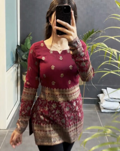 Women Printed Viscose Rayon Straight Kurta (Maroon)