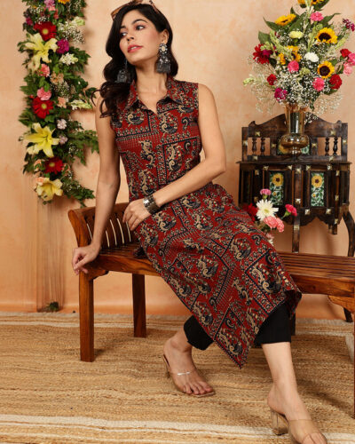 Women Printed Viscose Rayon Straight Kurta (Maroon)