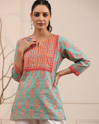 Women Printed Viscose Rayon Straight Kurta (Light Green)