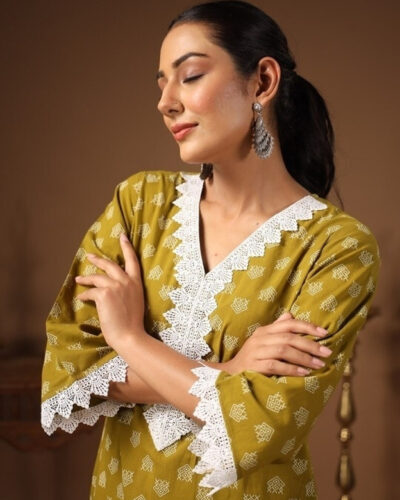 Women Printed Viscose Rayon Straight Kurta (Green)