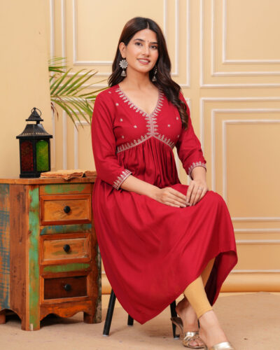 Women Embellished Viscose Rayon Anarkali Kurta (Red)