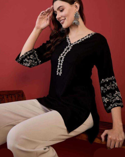 Women Embroidered Viscose Rayon Straight Kurta (Black)