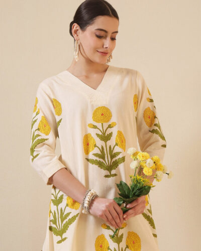 Women Printed Pure Cotton Straight Kurta (Multicolor)
